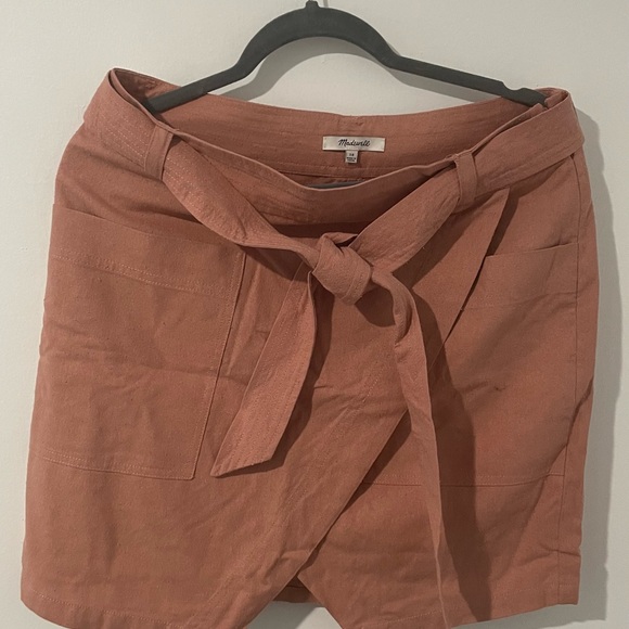 🩷MADEWELL - light pink mini skirt 100% silk asymmetrical front  skirt - size 10 - Picture 6 of 10